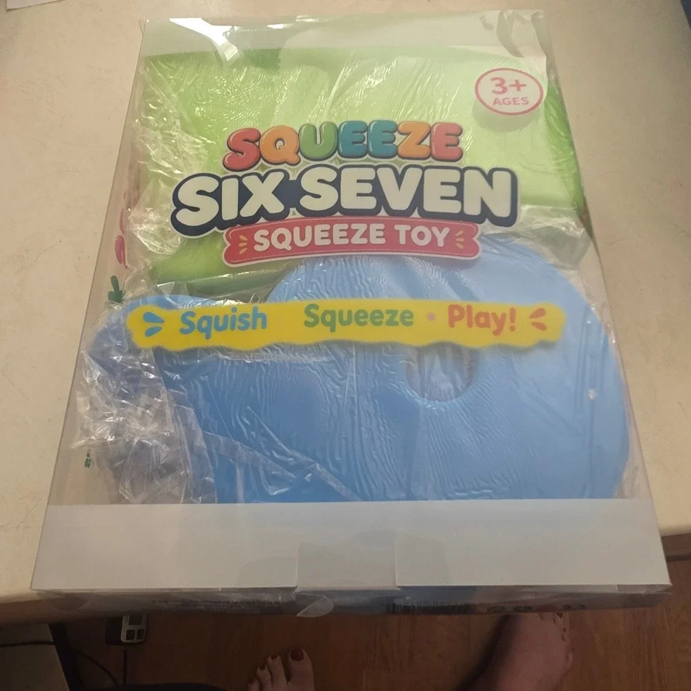Squeeze Six Seven Squeeze Toy Set Numbers 6 & 7 Blue Green Sensory Squish NM-137